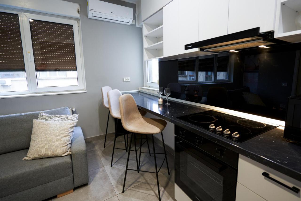 Minimalist Design Apartament In Magheru Bucharest Exterior photo